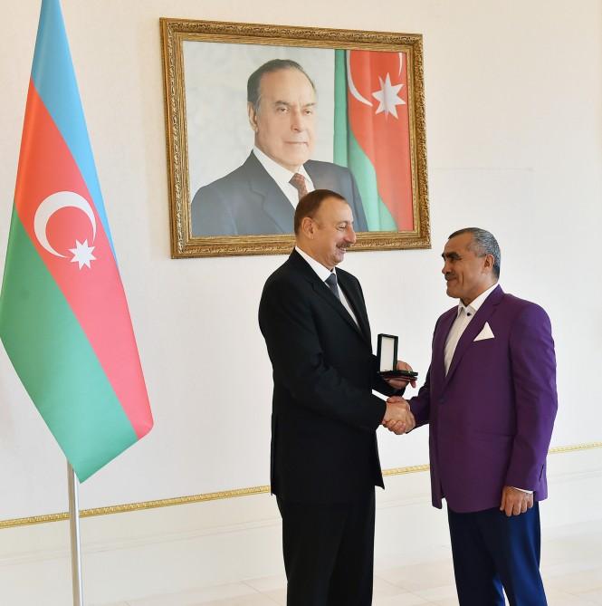 Ilham Aliyev meets Azerbaijani Paralympians (PHOTO)
