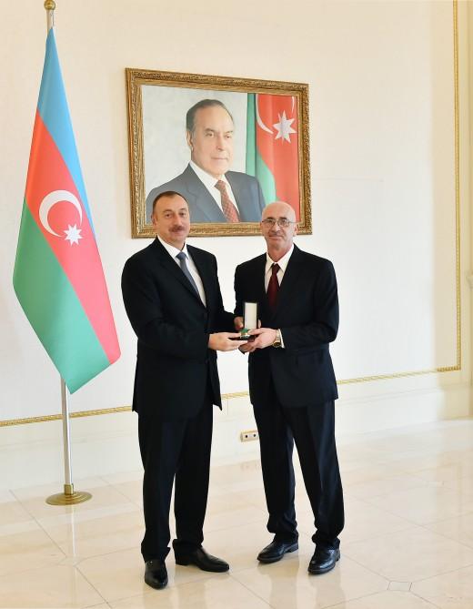 Ilham Aliyev meets Azerbaijani Paralympians (PHOTO)