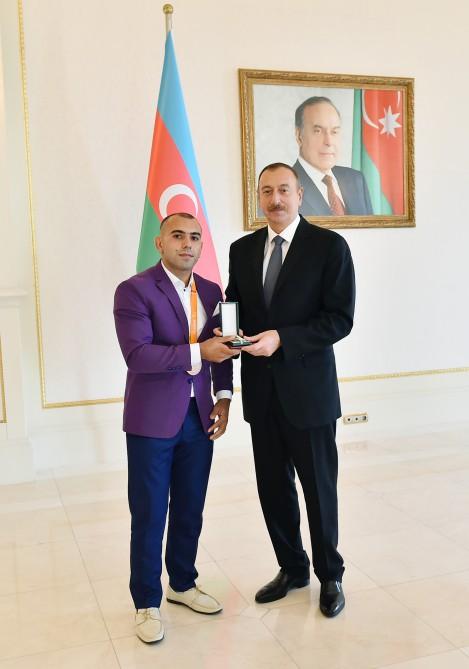 Ilham Aliyev meets Azerbaijani Paralympians (PHOTO)