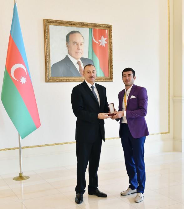 Ilham Aliyev meets Azerbaijani Paralympians (PHOTO)