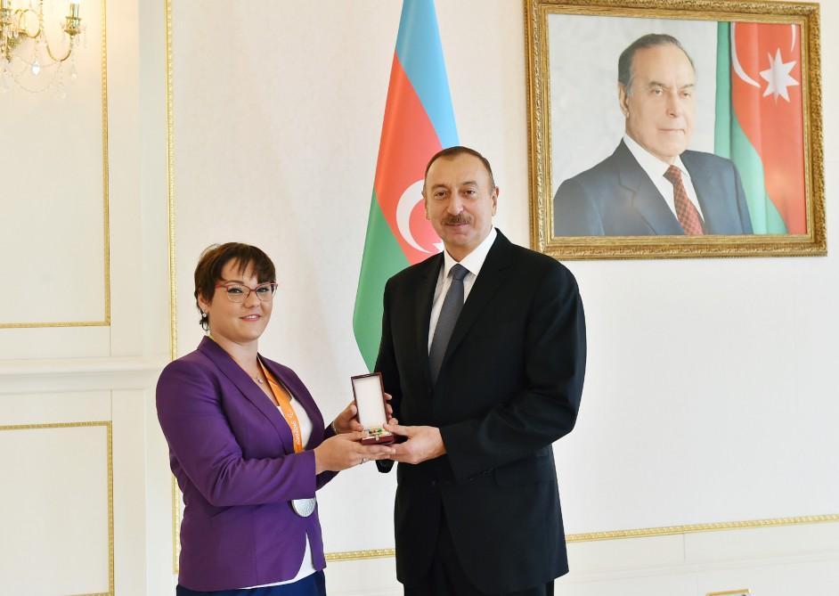 Ilham Aliyev meets Azerbaijani Paralympians (PHOTO)