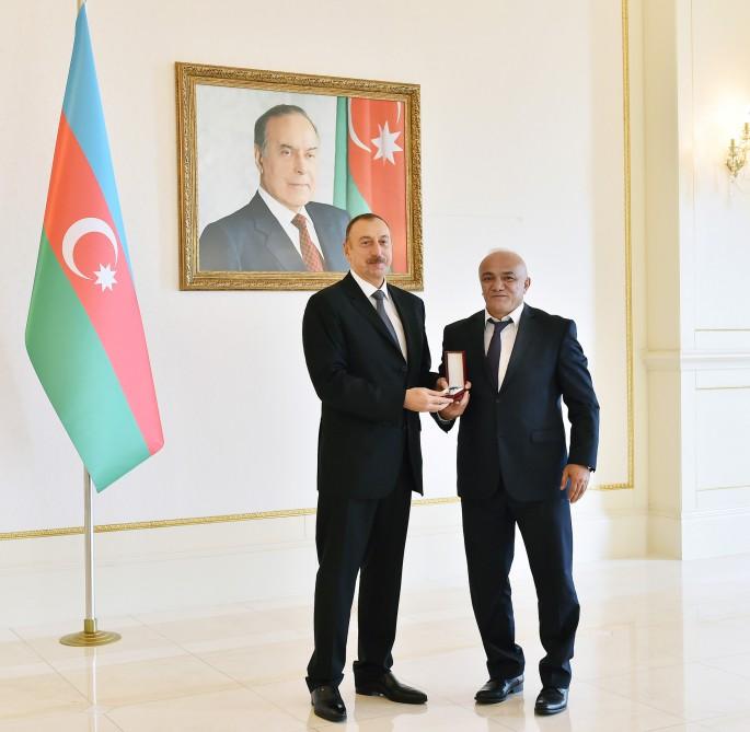 Ilham Aliyev meets Azerbaijani Paralympians (PHOTO)