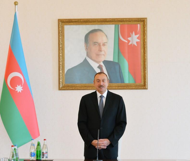 Ilham Aliyev meets Azerbaijani Paralympians (PHOTO)