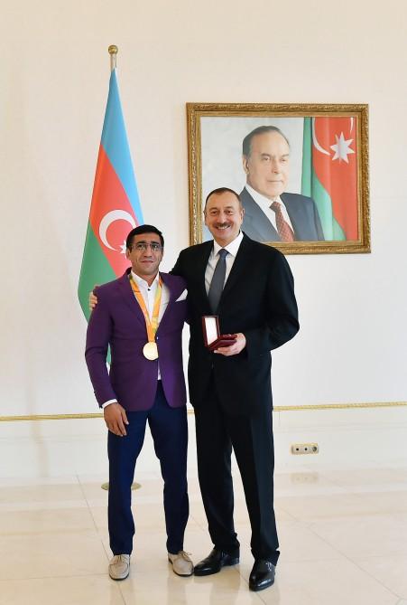 Ilham Aliyev meets Azerbaijani Paralympians (PHOTO)