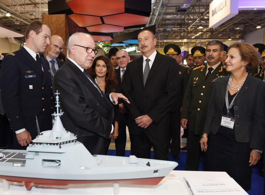 Ilham Aliyev views ADEX 2016 exhibition  (PHOTO)