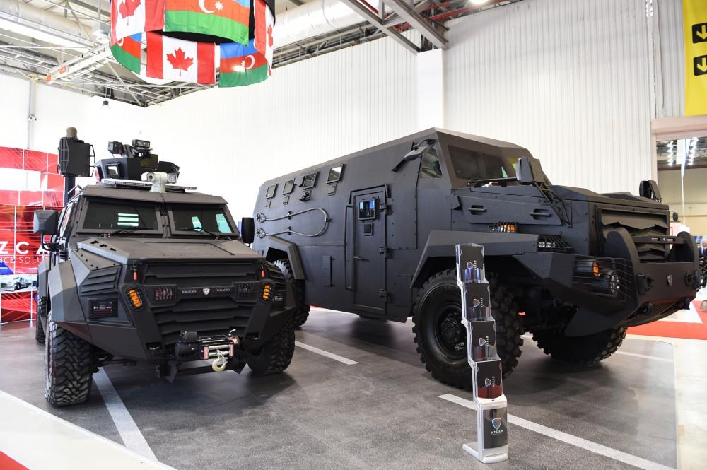 Ilham Aliyev views ADEX 2016 exhibition  (PHOTO)