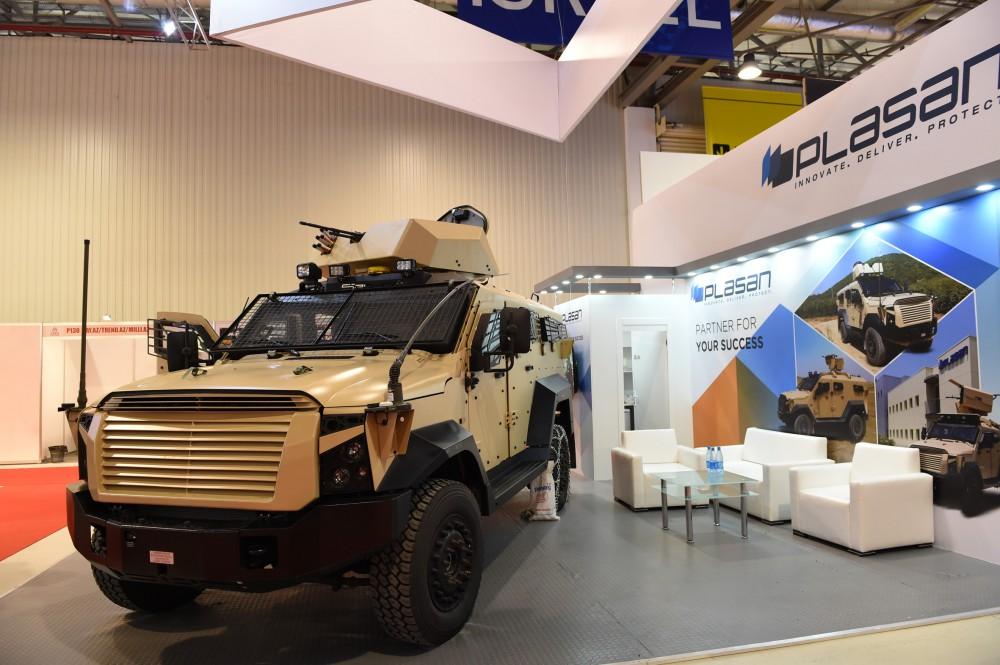 Ilham Aliyev views ADEX 2016 exhibition  (PHOTO)