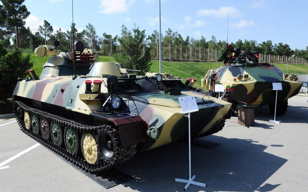 Ilham Aliyev views ADEX 2016 exhibition  (PHOTO)