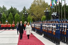 Official welcoming ceremony held for Croatian president in Baku (PHOTO)
