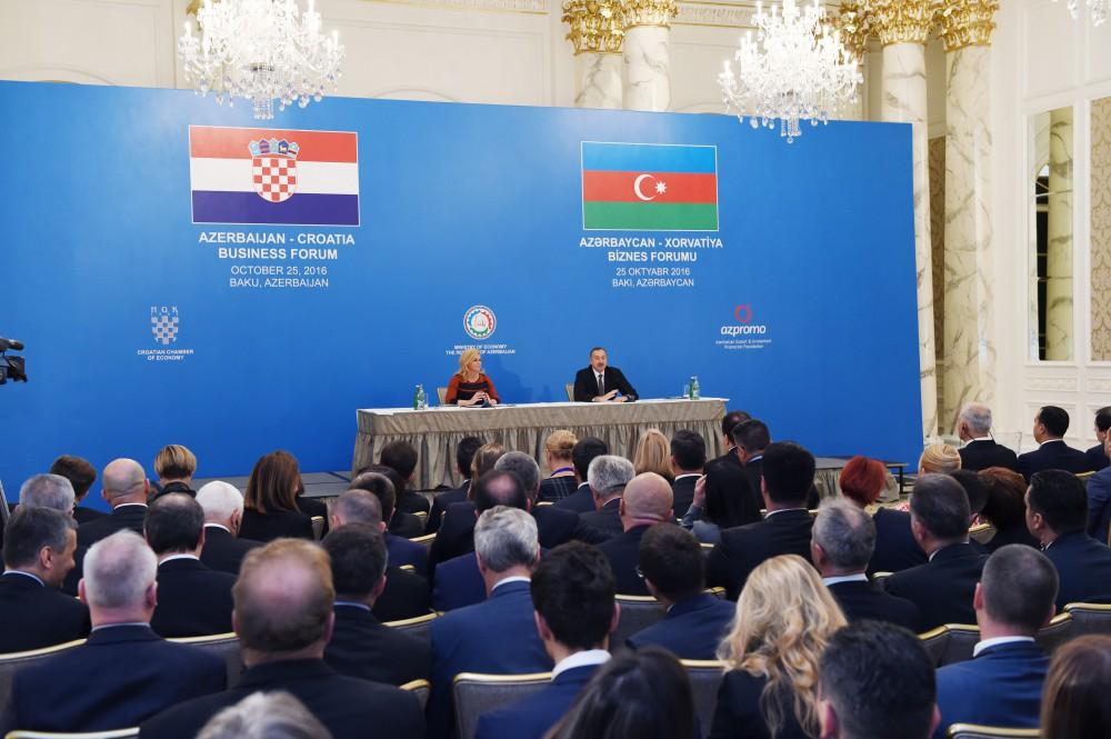 Azerbaijani, Croatian presidents attend business forum in Baku