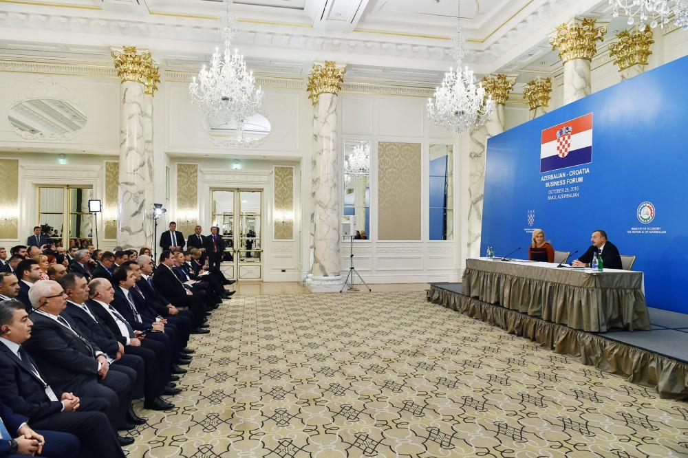 Azerbaijani, Croatian presidents attend business forum in Baku