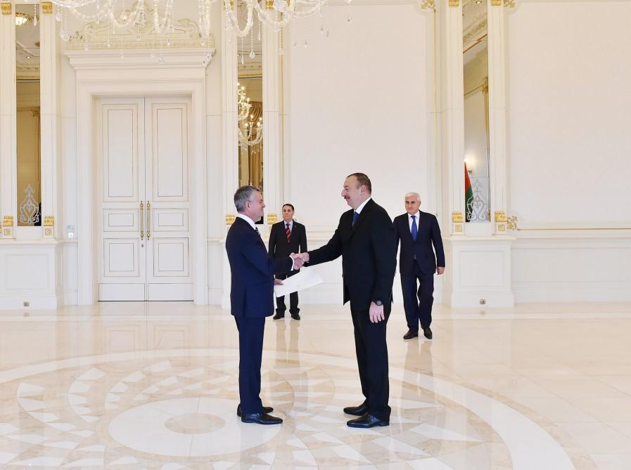 New envoys present credentials to Ilham Aliyev (PHOTO)