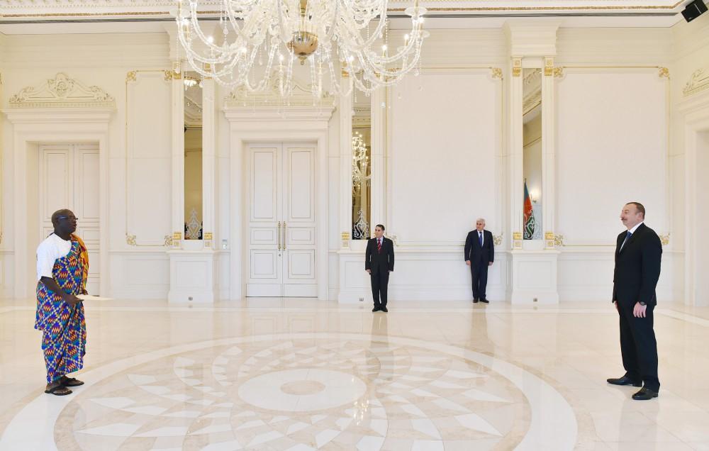 New envoys present credentials to Ilham Aliyev (PHOTO)