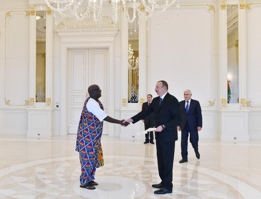 New envoys present credentials to Ilham Aliyev (PHOTO)