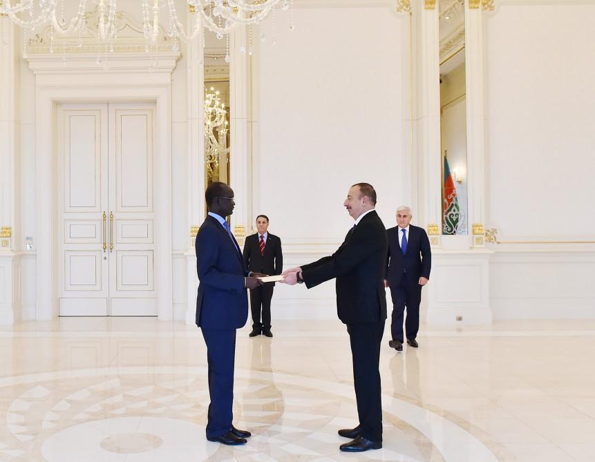 New envoys present credentials to Ilham Aliyev (PHOTO)