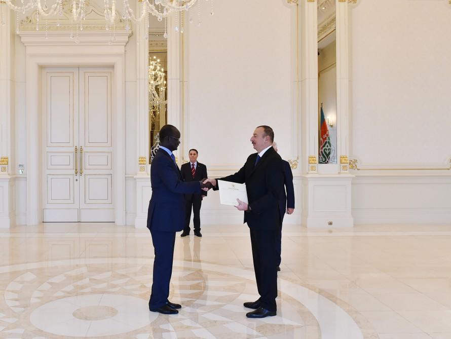 New envoys present credentials to Ilham Aliyev (PHOTO)