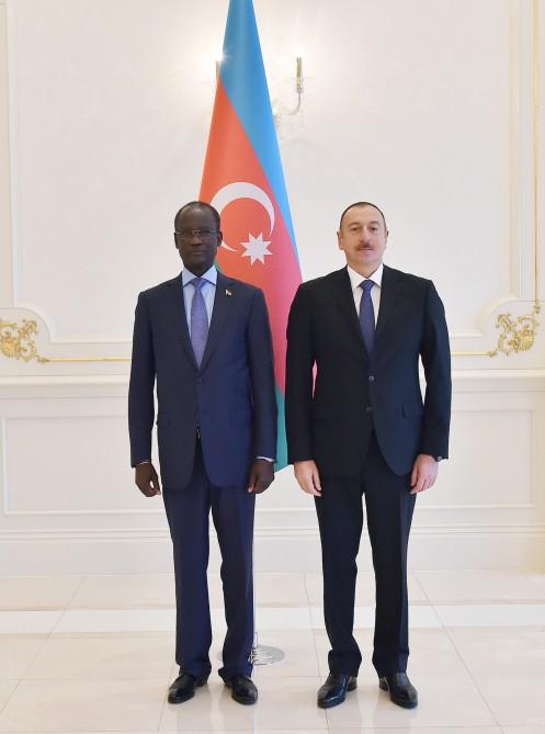 New envoys present credentials to Ilham Aliyev (PHOTO)