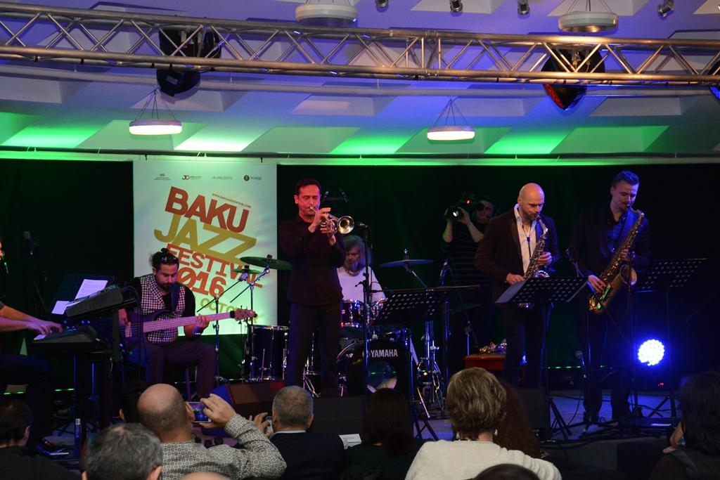 Famous Lithuanian Dainius Pulauskas Group performs in Baku (PHOTO)