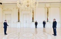 President Aliyev receives credentials of incoming Albanian ambassador (PHOTO)