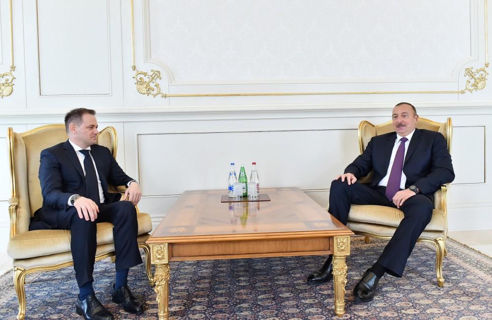 President Aliyev receives credentials of incoming Albanian ambassador (PHOTO)