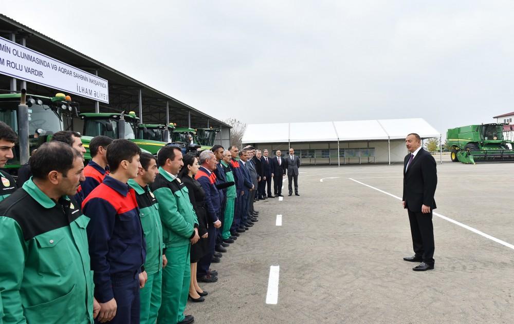 Ilham Aliyev visits “Qarabag Taxil” LLC pilot grain farm in Beylagan