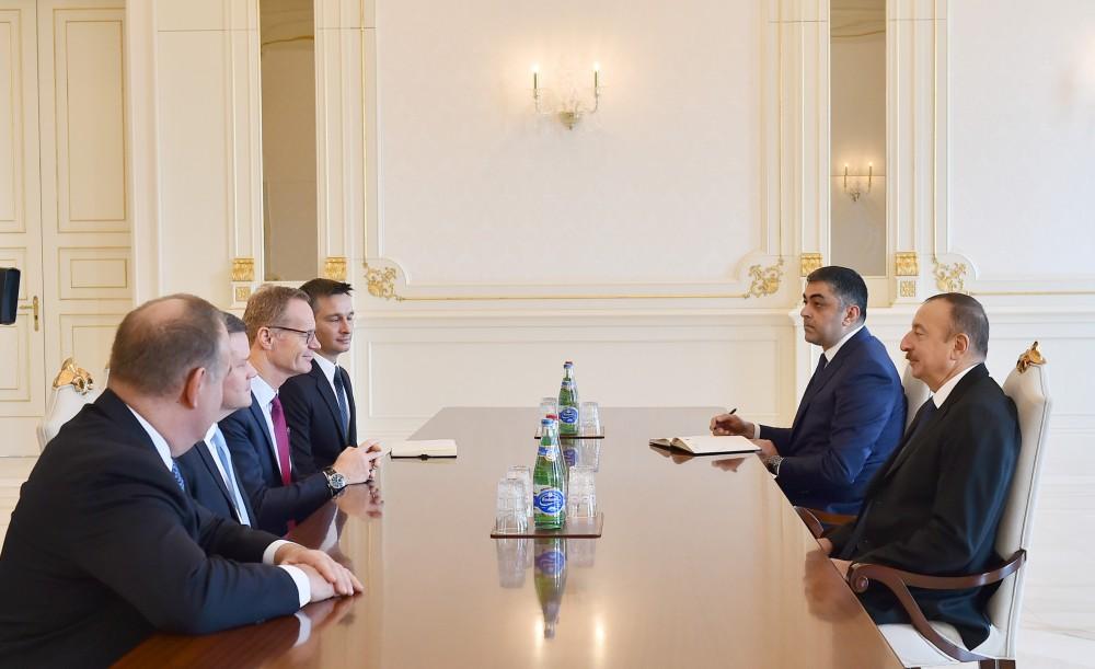 Ilham Aliyev receives CISCO senior vice president (PHOTO)