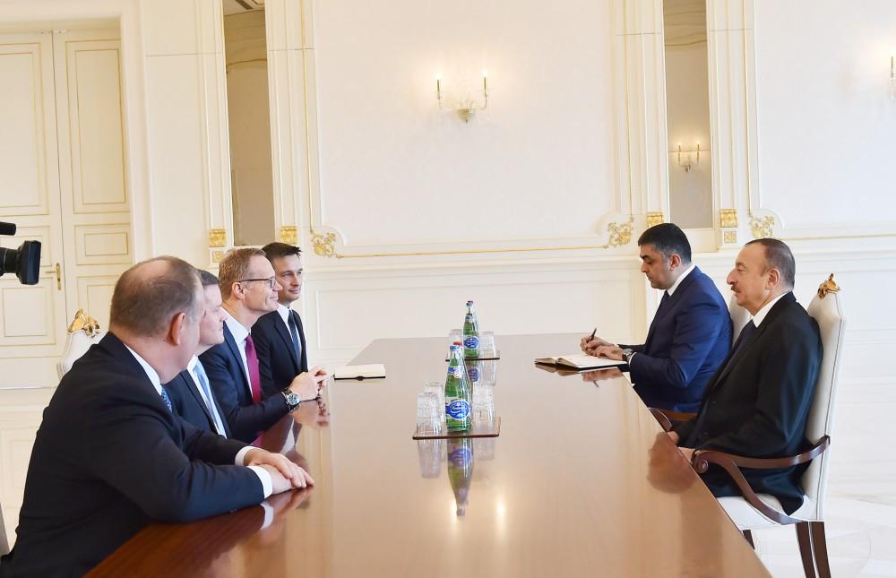 Ilham Aliyev receives CISCO senior vice president (PHOTO)