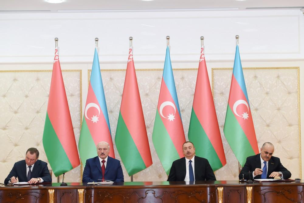 Azerbaijan, Belarus sign documents (PHOTO)
