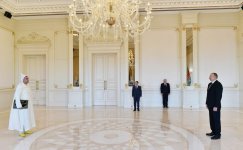 Ilham Aliyev gets credentials of incoming ambassadors (PHOTO)