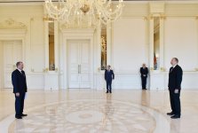 Ilham Aliyev gets credentials of incoming ambassadors (PHOTO)
