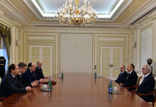 Ilham Aliyev receives head of Dagestan Republic  (PHOTO)