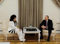 Ilham Aliyev presents Heydar Aliyev Order to outstanding singer (PHOTO)