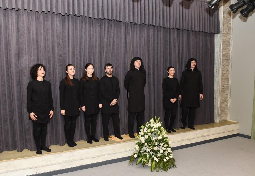 Mehriban Aliyeva watches mugham opera at Marionette Theatre (PHOTO)
