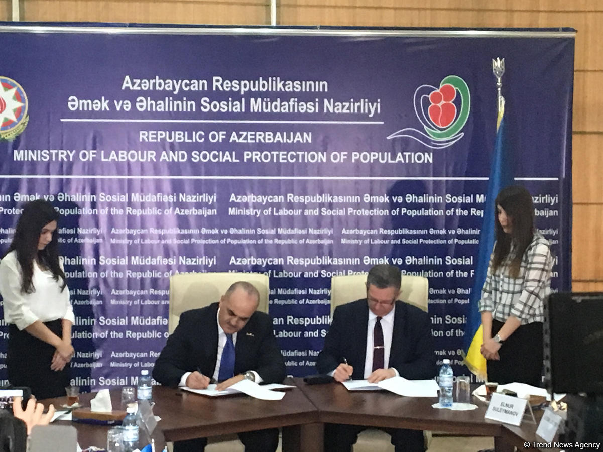 Azerbaijan, Ukraine ink co-op program on social policy (PHOTO)