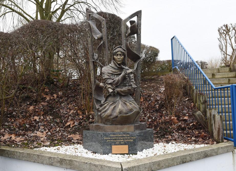 President Ilham Aliyev and his spouse visited statue of Khurshidbanu Natavan in Waterloo