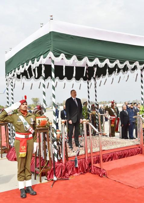 Ilham Aliyev in Pakistan for Summit of the Economic Cooperation Organization (PHOTO)