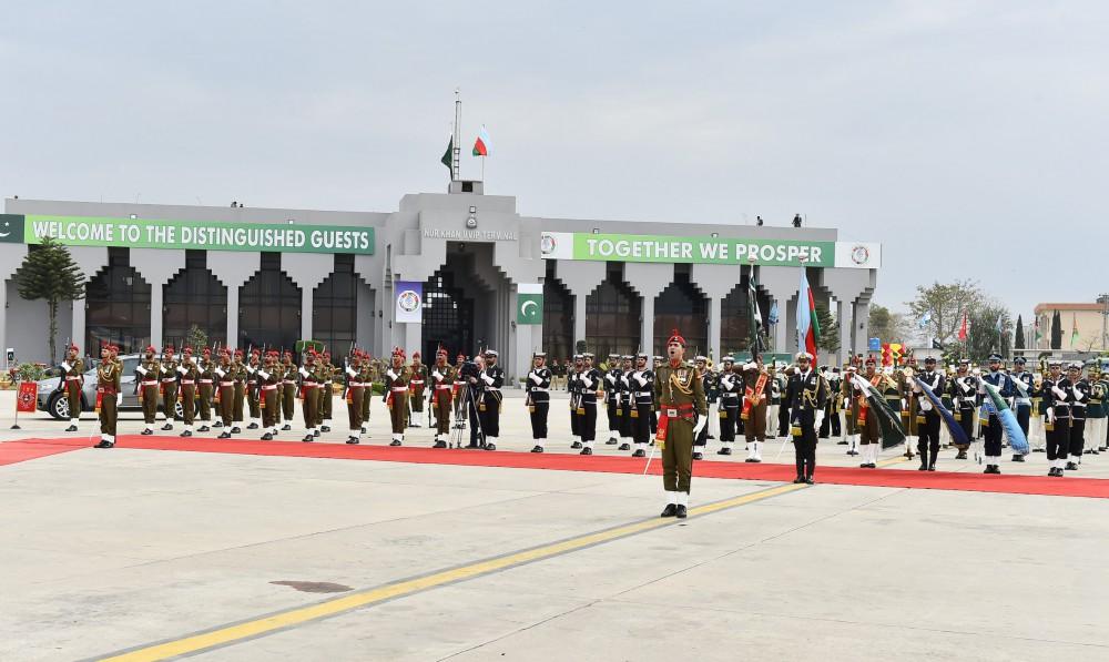 Ilham Aliyev in Pakistan for Summit of the Economic Cooperation Organization (PHOTO)