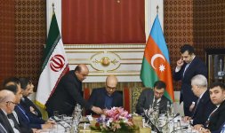 Azerbaijan, Iran sign documents (PHOTO)