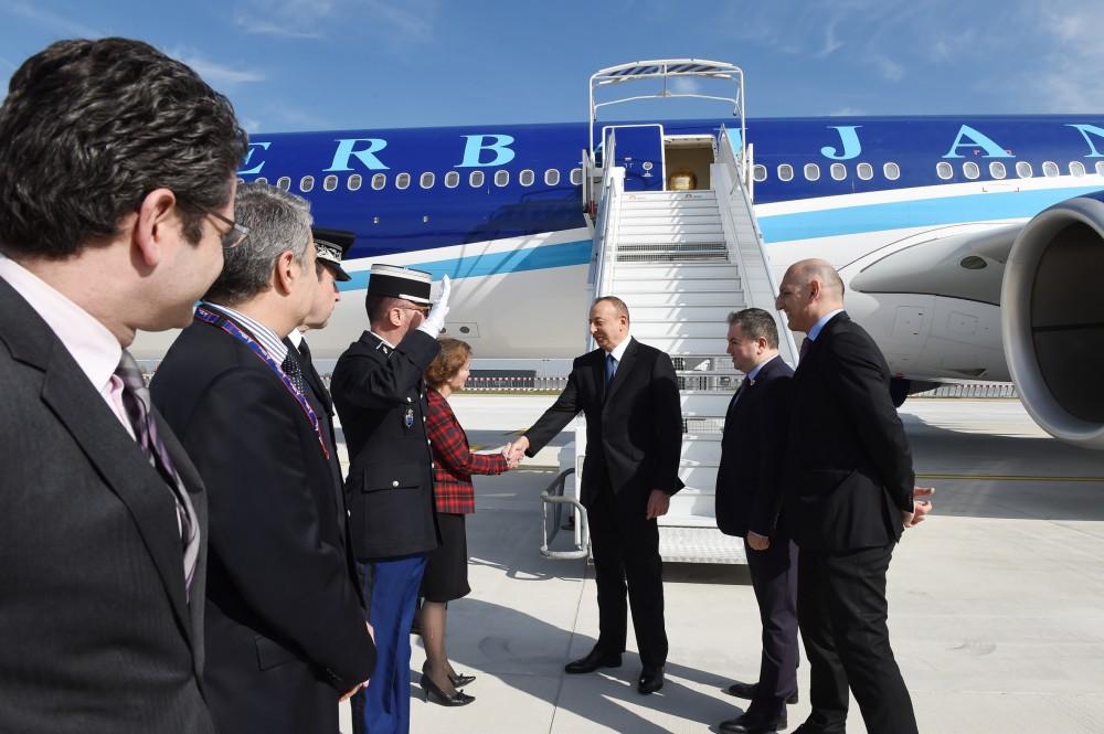 Ilham Aliyev arrives in France on official visit (PHOTO)