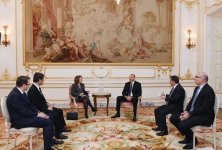 Ilham Aliyev meets deputy CEO of SUEZ Environment (PHOTO)