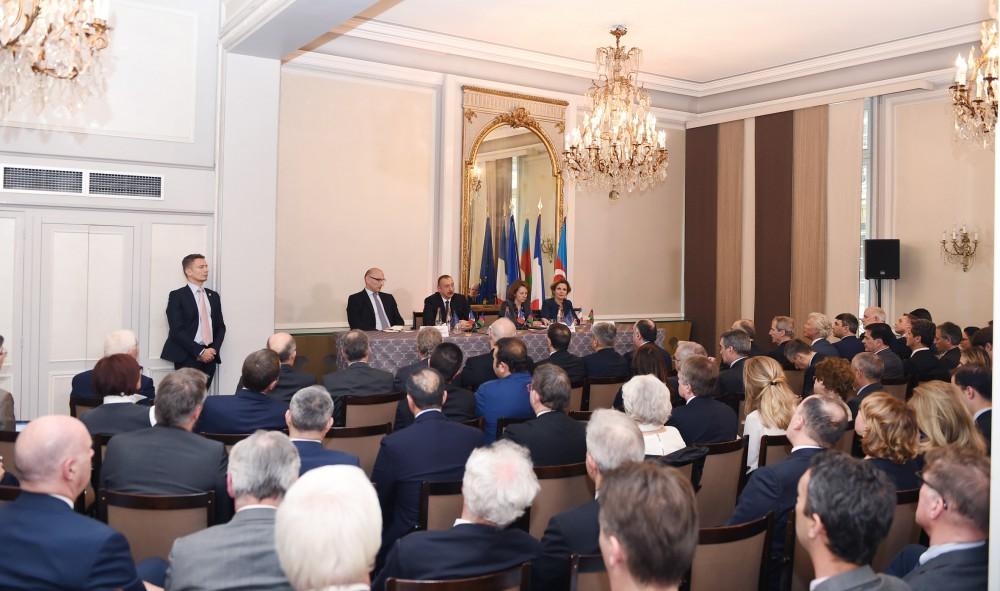 Ilham Aliyev meets members of MEDEF business council
