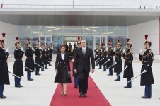 Ilham Aliyev completes France visit (PHOTO)