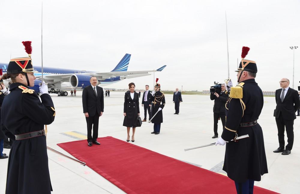 Ilham Aliyev completes France visit (PHOTO)