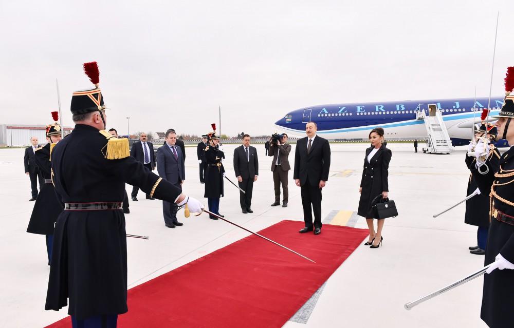 Ilham Aliyev completes France visit (PHOTO)