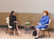 Azerbaijan’s First VP Mehriban Aliyeva meets former Latvian president (PHOTO)