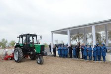 President Aliyev visits cotton plantation in Giragli village (PHOTO)