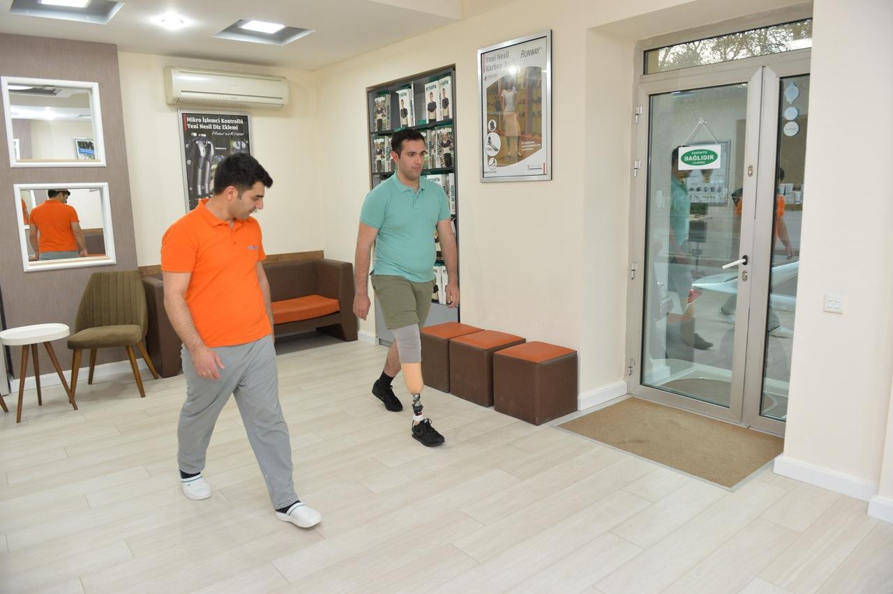 Azerbaijani soldiers disabled in April battles given high-tech prostheses (PHOTO, VIDEO)