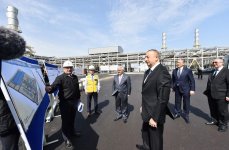 Ilham Aliyev views construction at carbamide plant in Sumgayit (PHOTO)