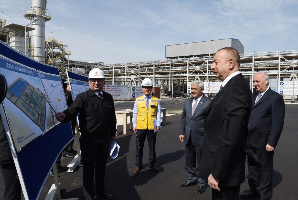 Ilham Aliyev views construction at carbamide plant in Sumgayit (PHOTO)