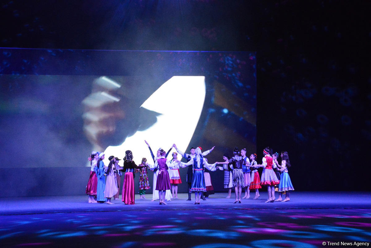 Baku hosts Rhythmic Gymnastics World Cup opening ceremony (PHOTO)